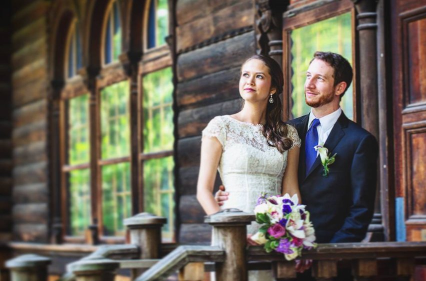 Portrait at the garden shed in Shakespeare Garden - Central Park Wedding - New York City